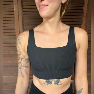 Girlfriend Collective - Cropped Sports Bra - M